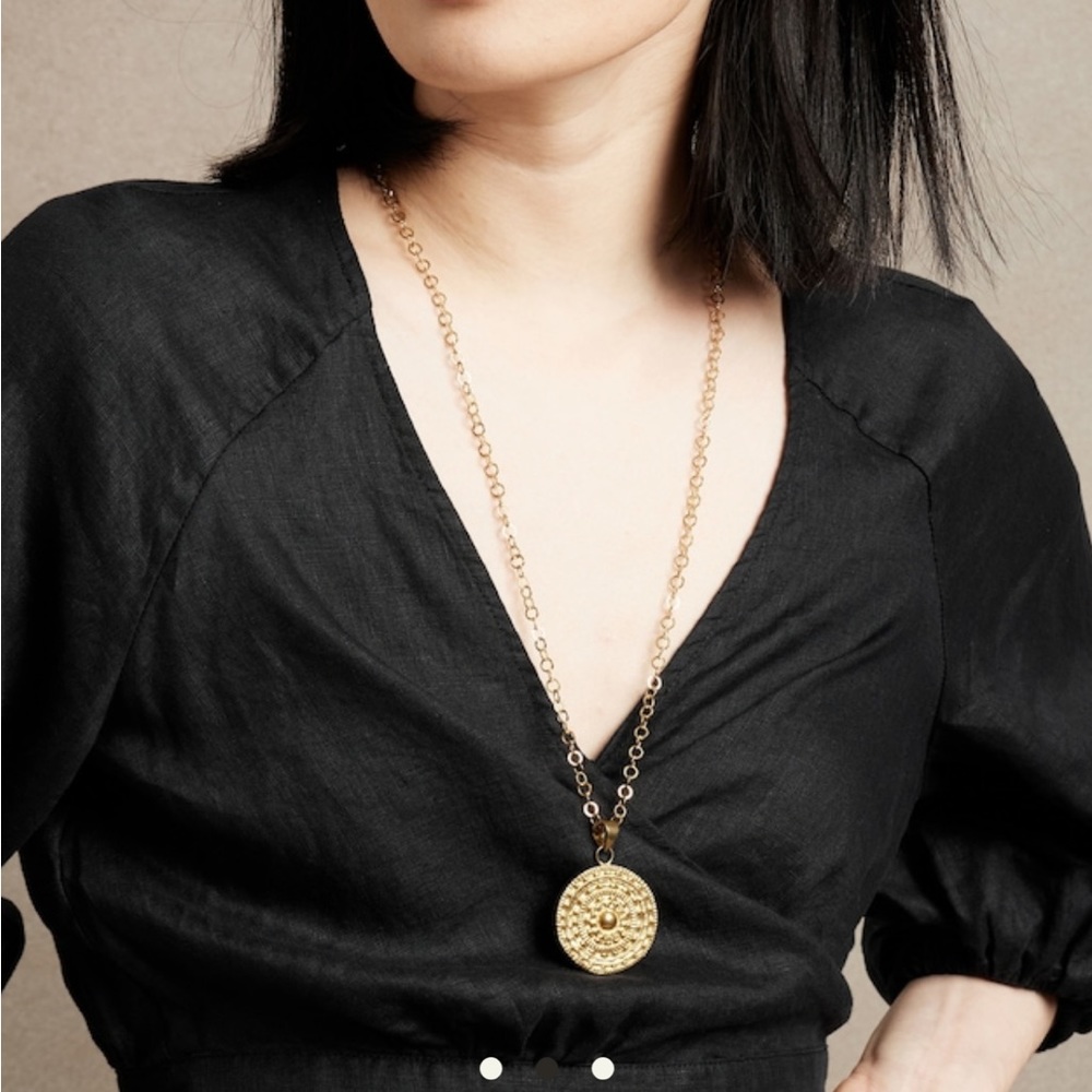 Gold Medallion Pendant Necklace